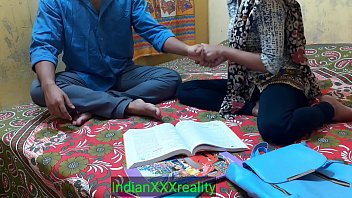 Hindi Xxx मां और बेटी की चुदाई हिंदी