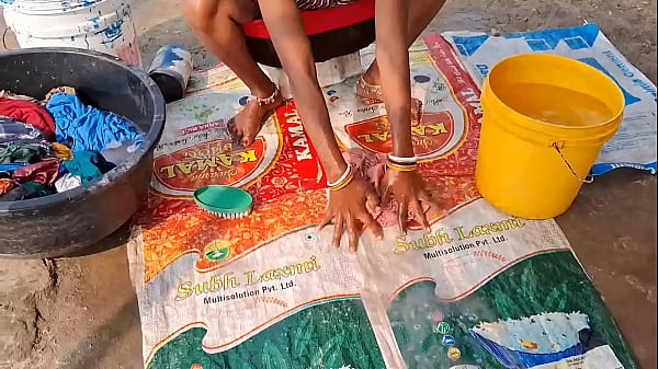 Desi Girl Kapde Utarne Ki